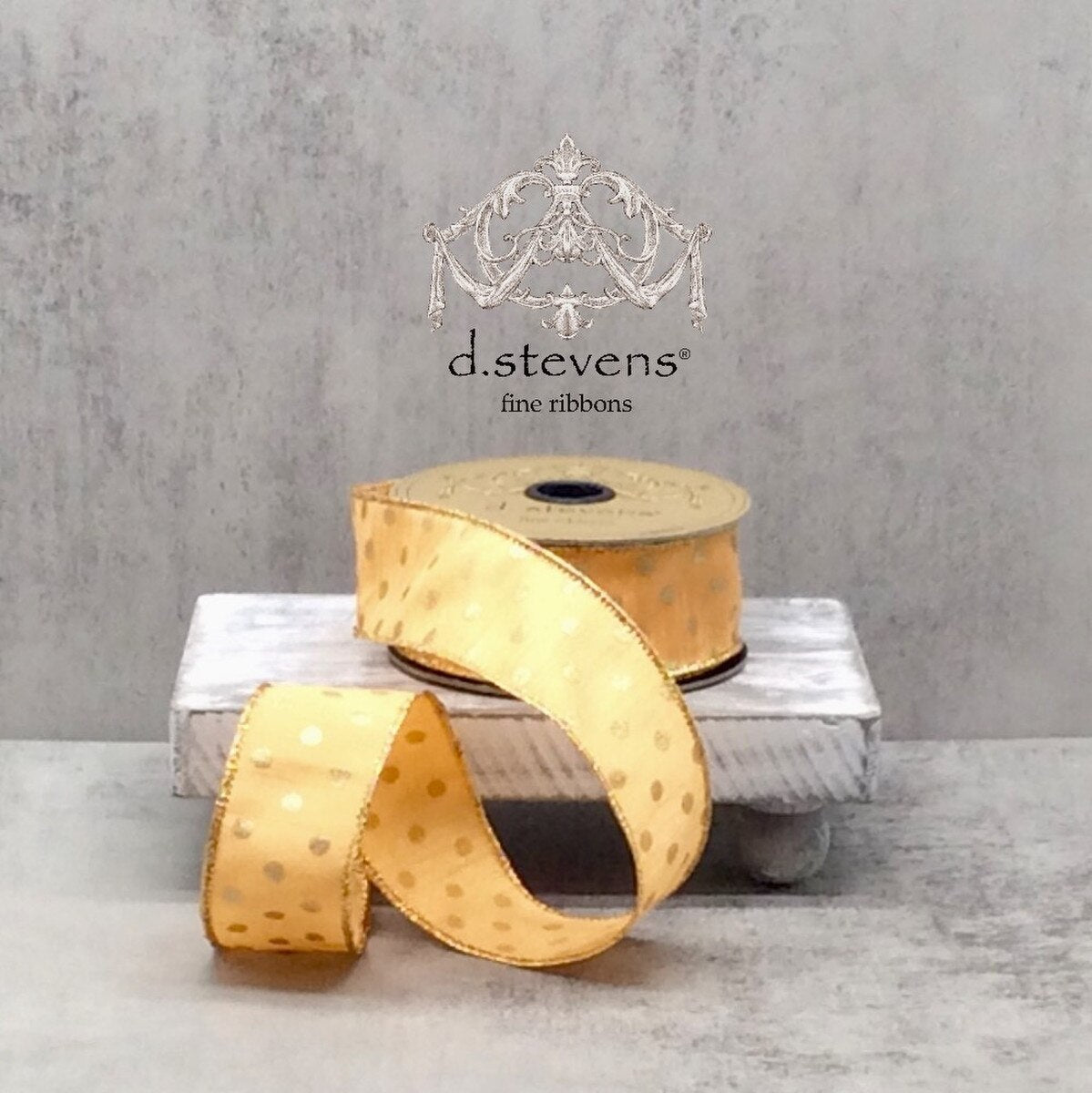 1.5" x 10yds faux dupion gold metalic polka dot, light orange