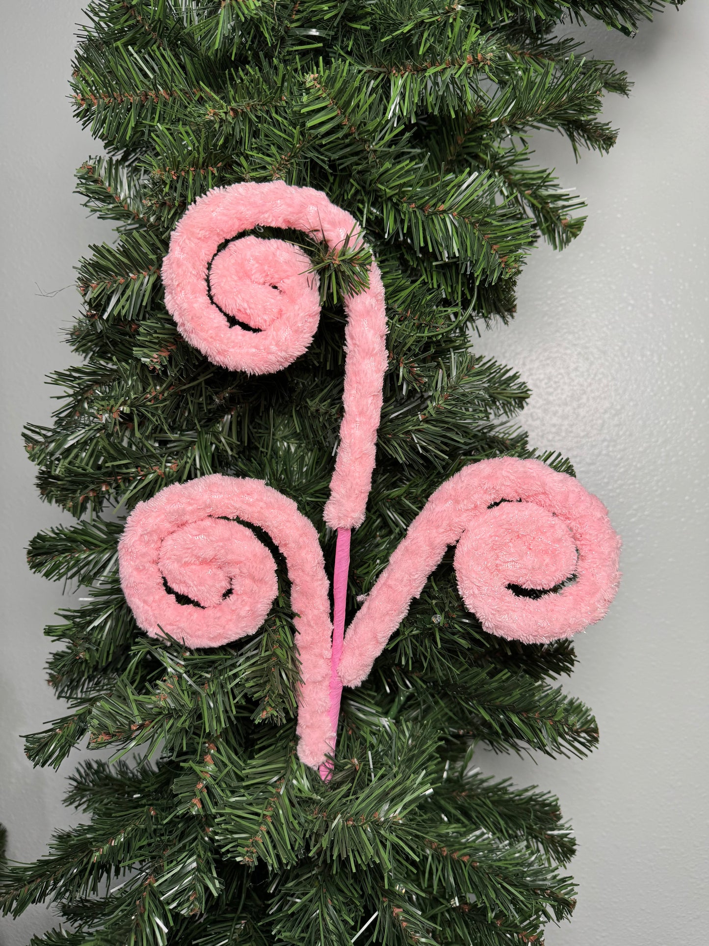 28" Fuzzy Spiral Curly Pink