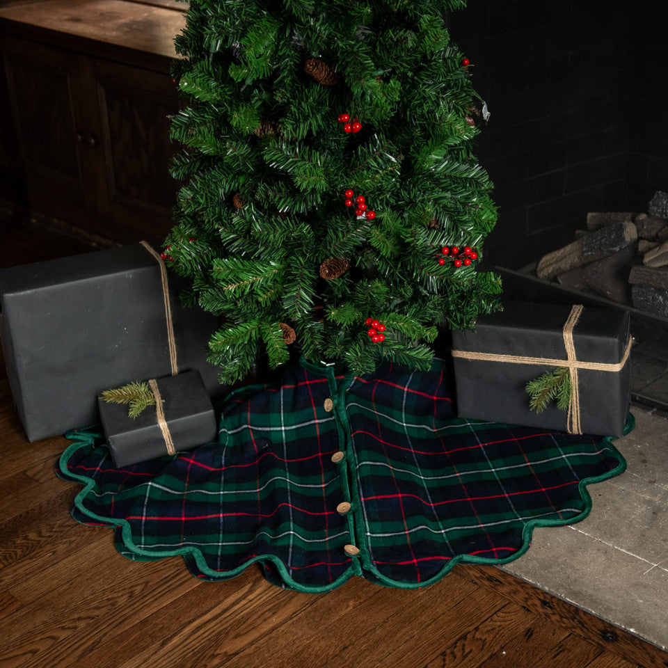 50" GREEN TARTAN TREE SKIRT W/ SCALLOPED EDGE